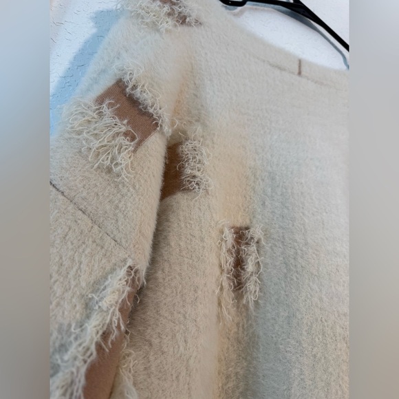 Fate Oversized Distressed Cream Button Up Sweater Womens Size Medium - Picture 8 of 9
